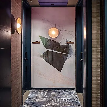 Tempo By Hilton New York Times Square 